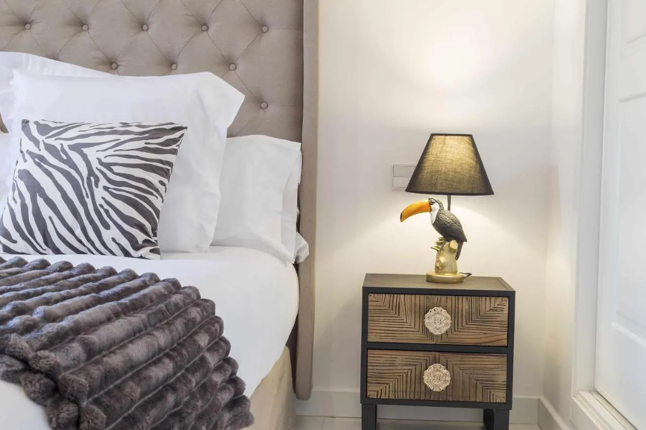 The Clock House Luxury Urban Suites Málaga 0*,