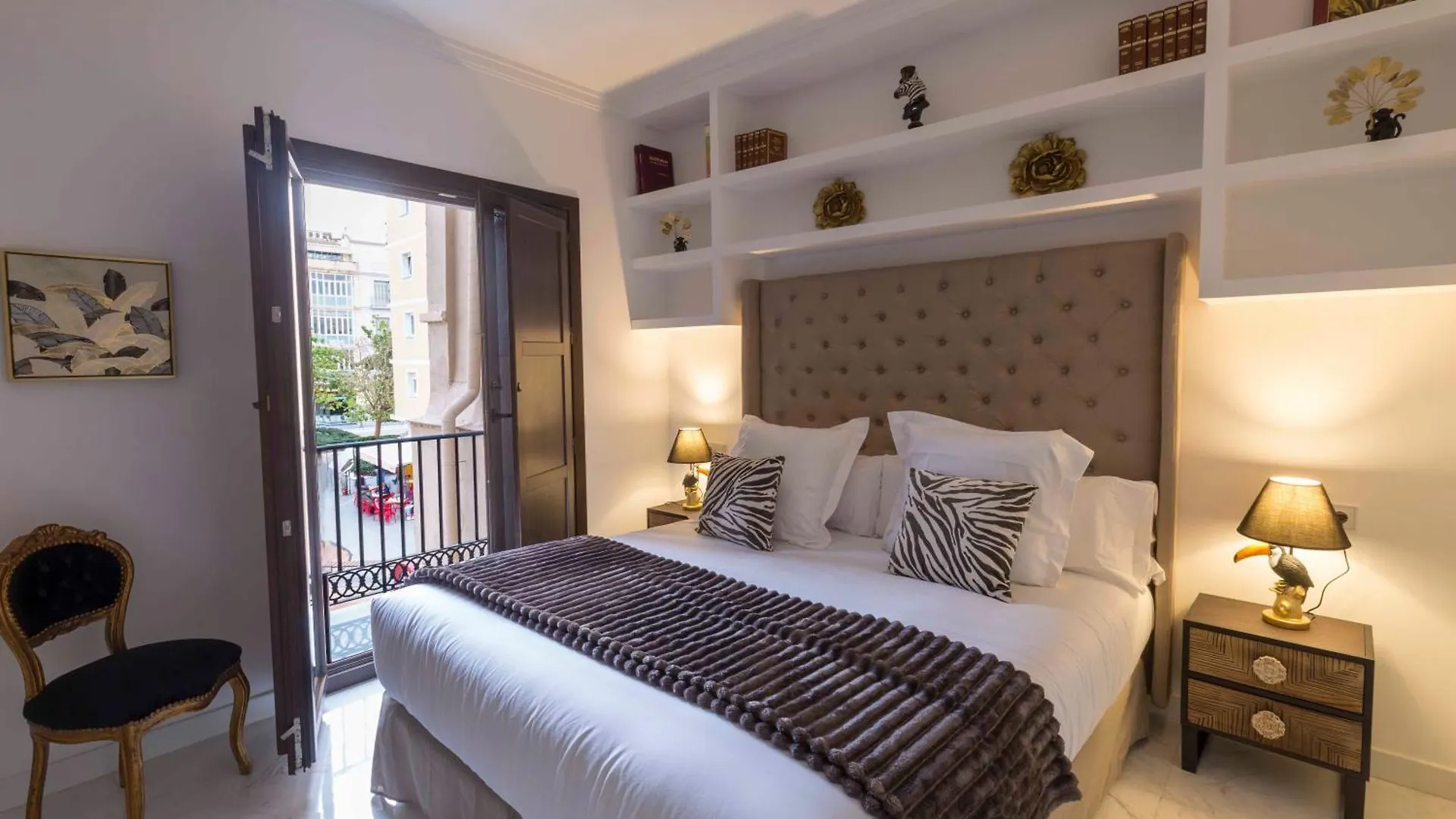 Aparthotel The Clock House Luxury Urban Suites Malaga