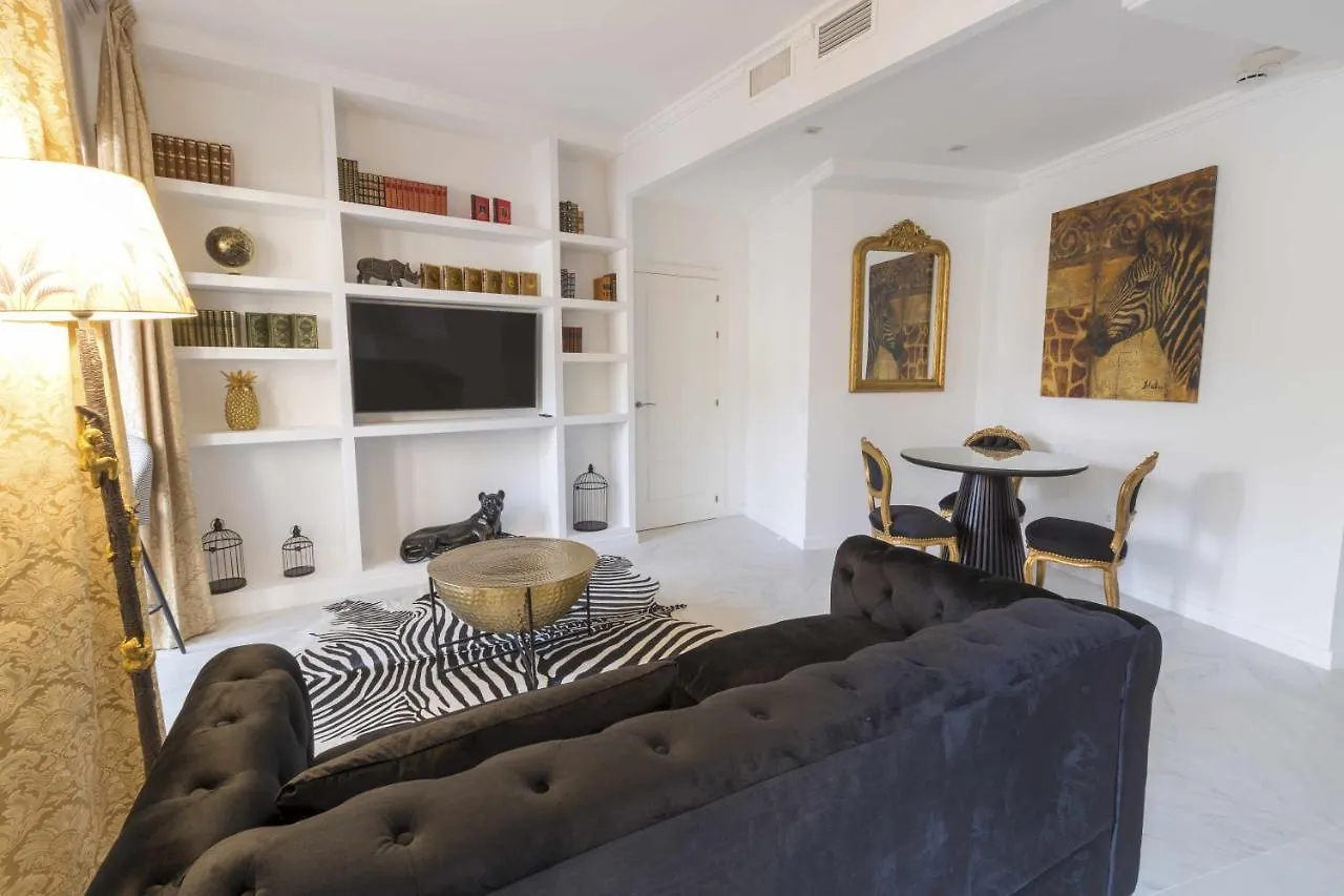 The Clock House Luxury Urban Suites Málaga Appart hôtel